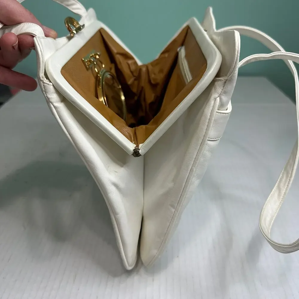 Vintage 1980 Purse with Fold Out Mirror White‎ Made in Italy